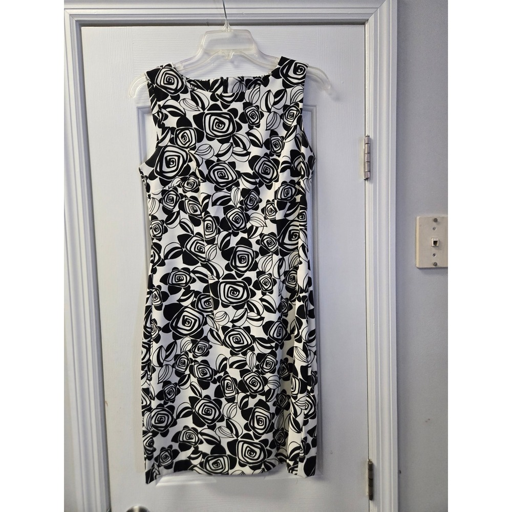 AGB Dress Womens 6 Black White‎ Rose Floral Sleeveless Sheath Dress 
Office Mod